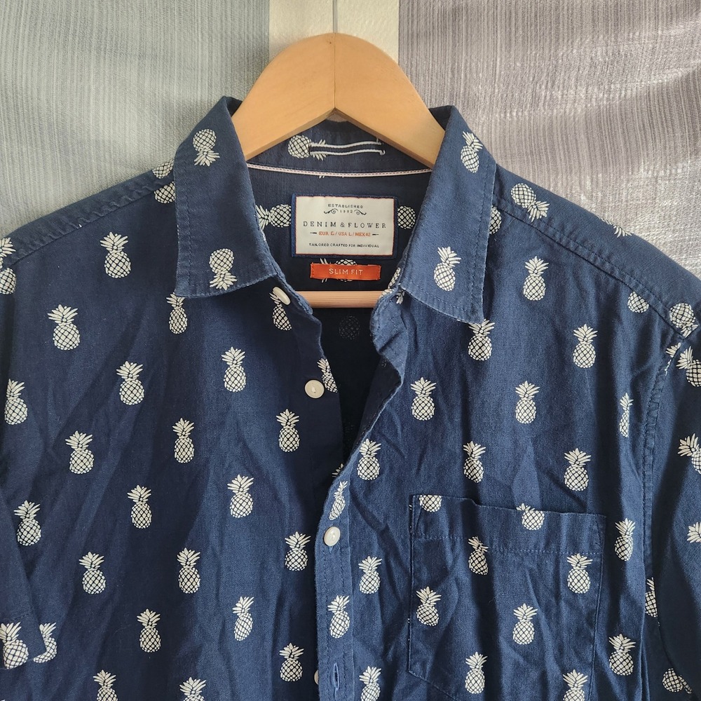Denim & Flower Mens L Slim Fit Short Sleeveā Pineapple Cabana Resort Blue Shirt